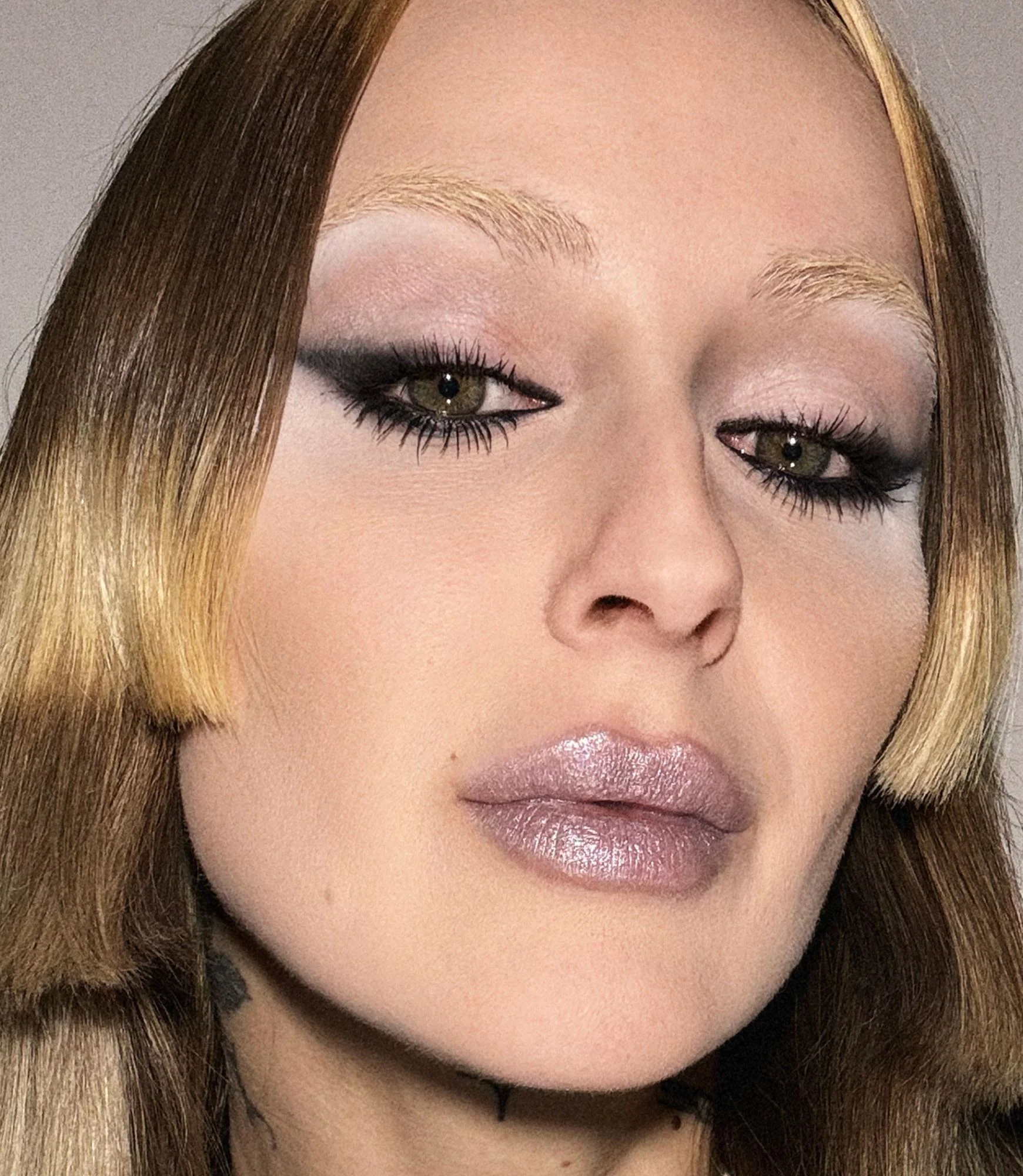 Frost Lipstick - Image 12